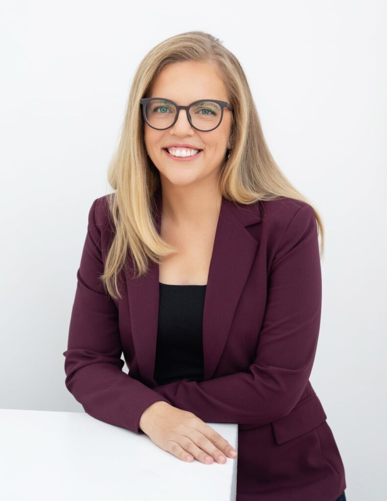 Home Kristiina Valge Taust2 Crop2 791x1024